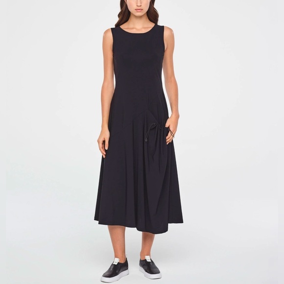 Sarah Pacini Dresses & Skirts - Sarah Pacini Midi Dress Techno Fabric Black Sleeveless Bias Cut Stretch Modern
